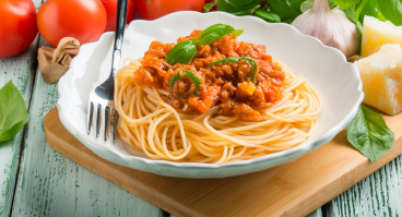Hvem elsker ikke spaghetti bolognese? Vores vegetarisk spaghetti bolognese er en kødfri version af den klassiske italienske ret.